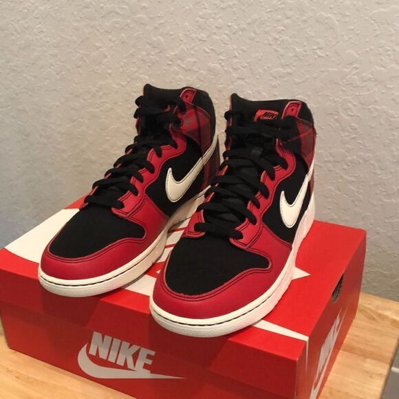 ⭐️NIKE DUNK LOW RETRO SE SNEAKERS - Picture 7 of 14